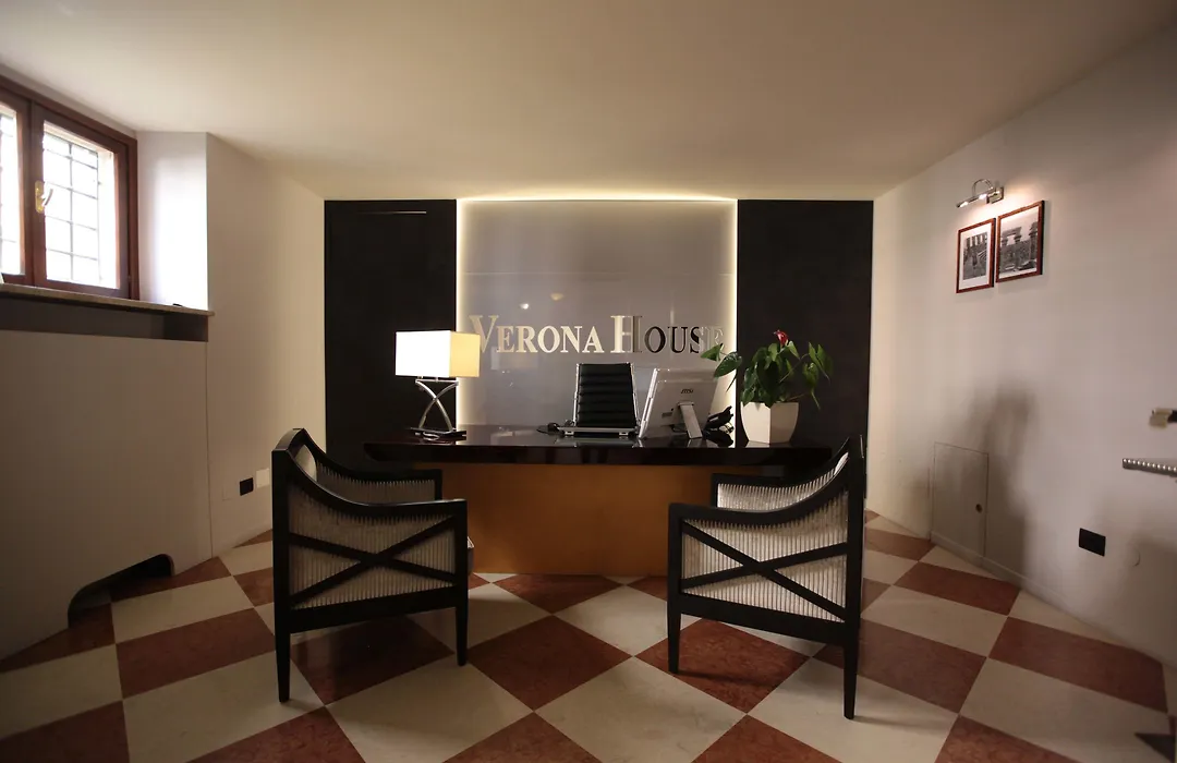 Verona House Aparthotel-1